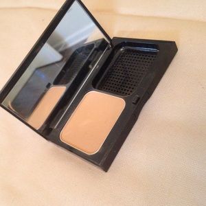 Bobbi brown face powder 5.5