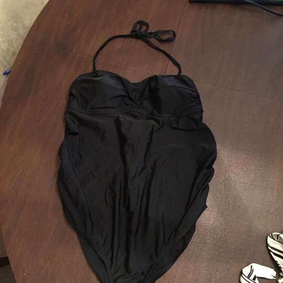 Liz Lange maternity swimsuit