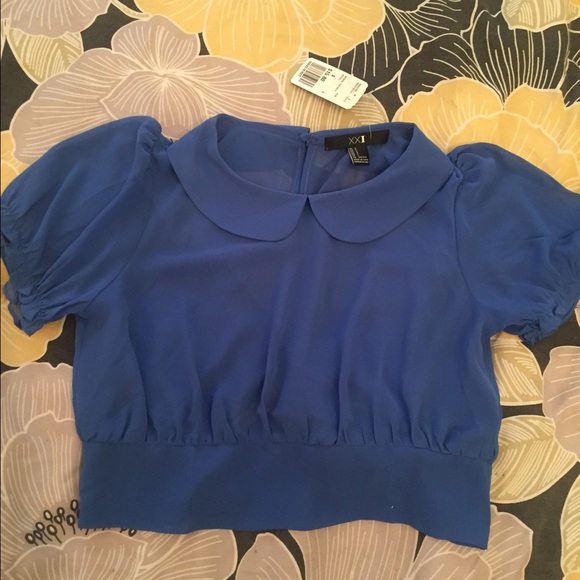 Short blouse