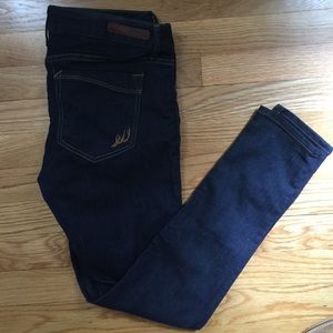 Express denim Stella low rise jean. Size 4s