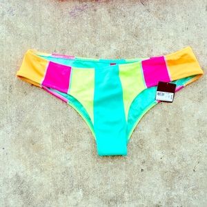 ⚡FLASHSALE⚡️Victoria Secret Bikini Bottoms Small