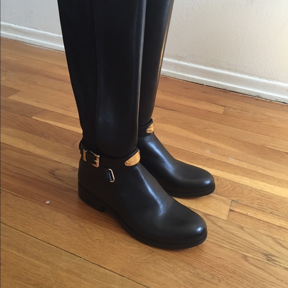 Michael kors boot - Picture 2 of 3