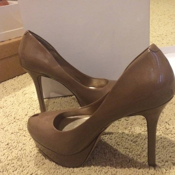 🌟NEVER WORN Jessica Simpson brown pumps