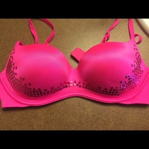 Victoria's Secret Knock Out Wireless Bra 32 C
