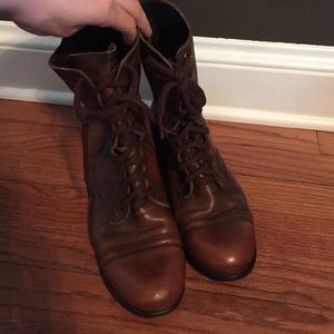 Steve Madden zip up boots
