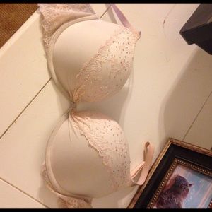 Victoria's Secret Demi bra