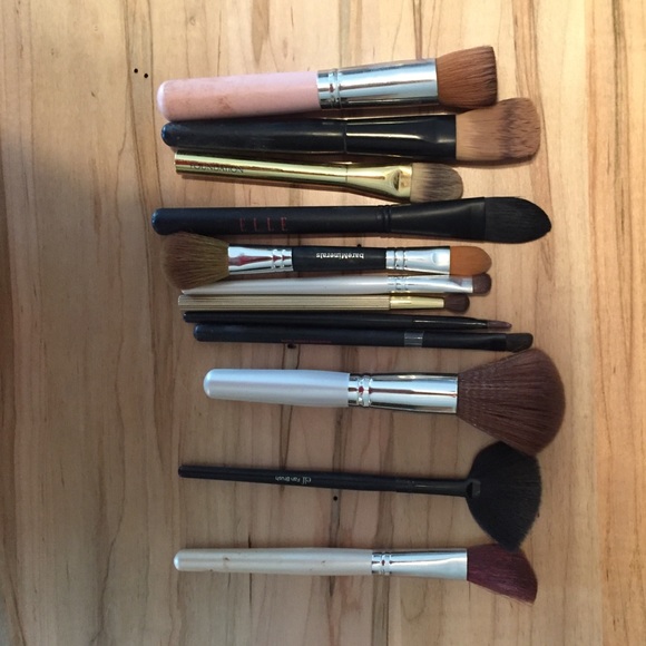 Makeup brush bundle