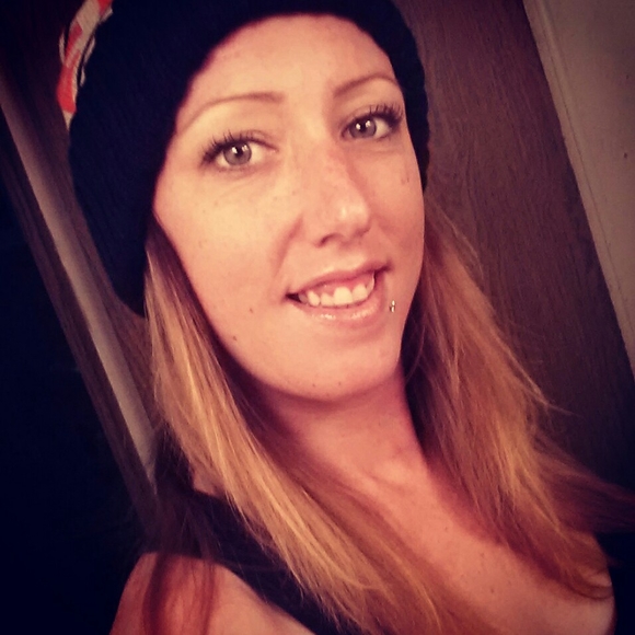 Meet your Posher, Colleen - Picture 1 of 1