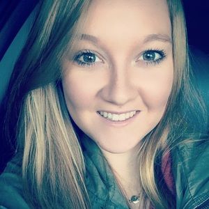 Meet your Posher, Katelyn