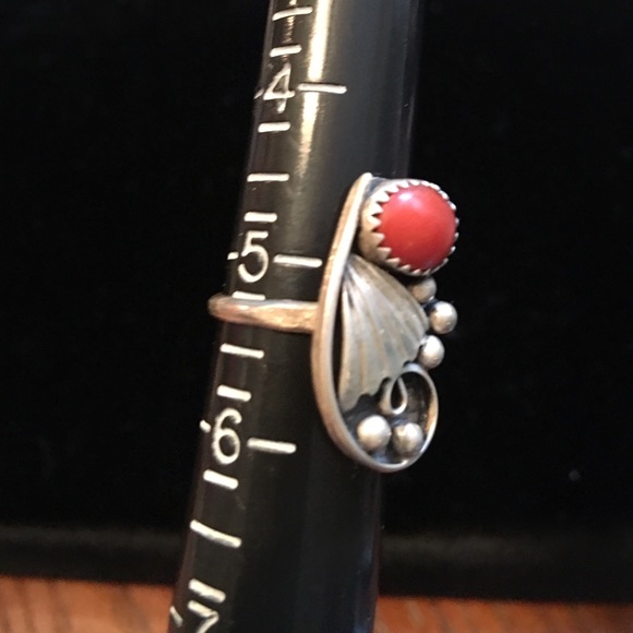 SOLD!! Vintage old pawn Sterling and coral ring - Picture 2 of 2