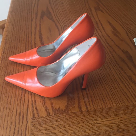 Orange pumps