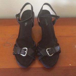 Aerosols black wedge heels