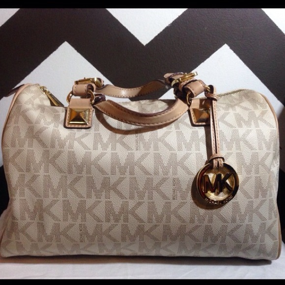 Michael Kors Monogram Large Satchel - Picture 4 of 4