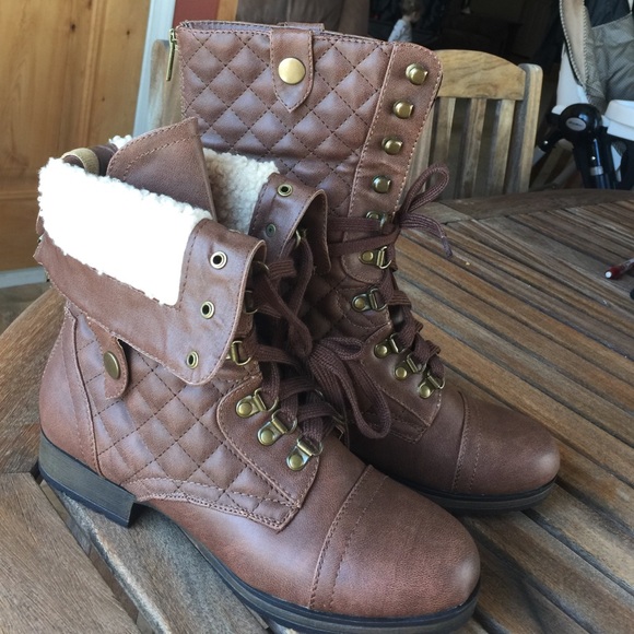Brown ankle boots, never worn!