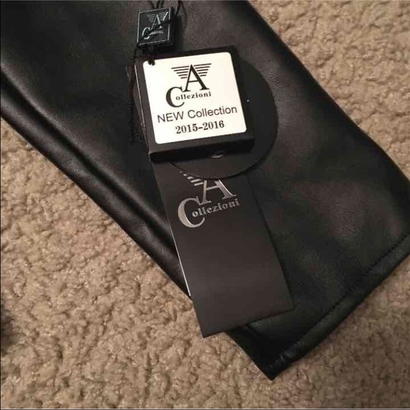 Woman's leather jacket - Picture 3 of 3