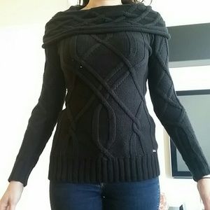 Long sleeve knit black sweater