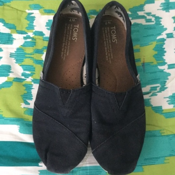 Black toms