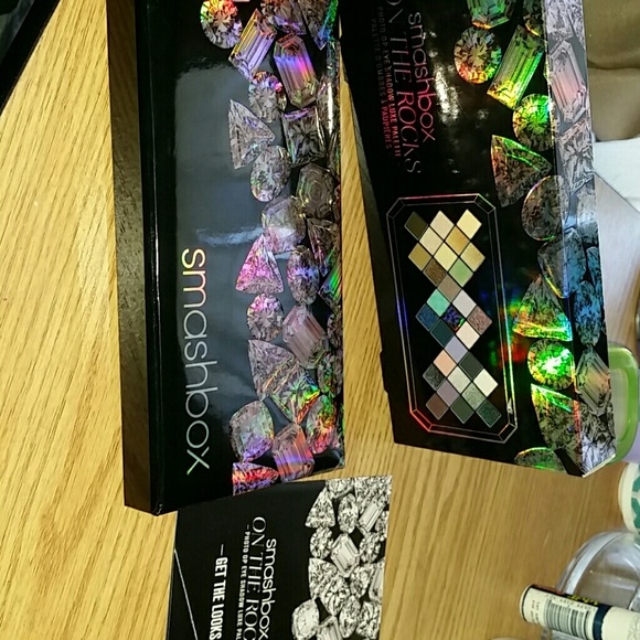 Smash box on the rocks palette