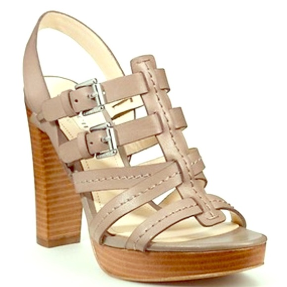 ✨HP✨ Coach Alie Heel