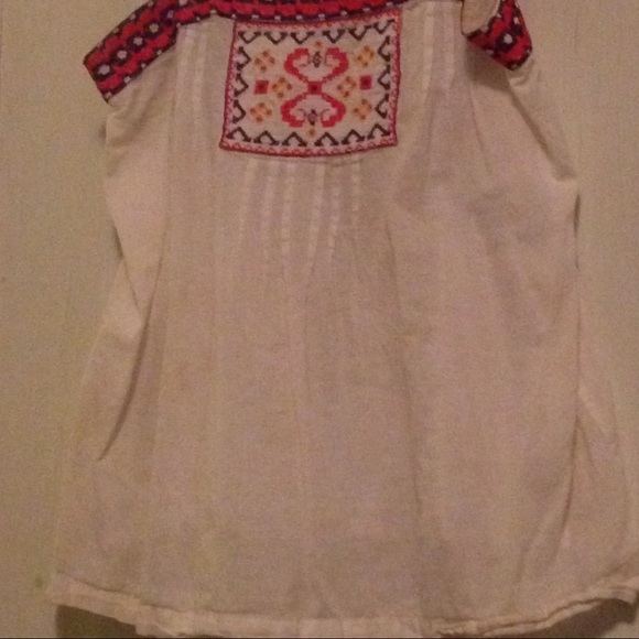 EARTHBOUND TRADING sheer white top with embroidery - Picture 2 of 4