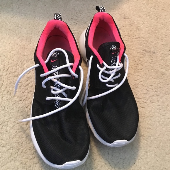 Nike Roshe Run **on hold for @mony1010**