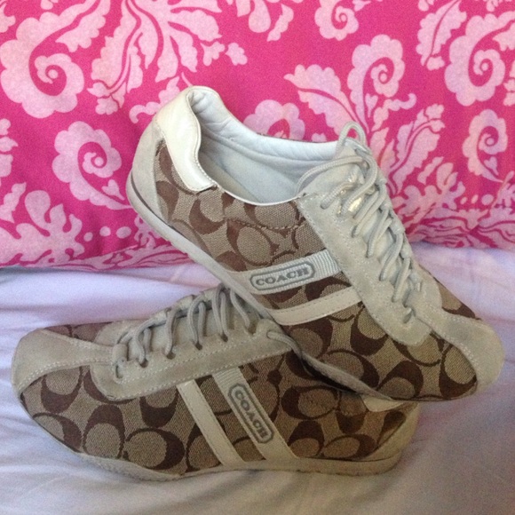 Coach sneakers size 7 medium lightly used