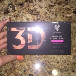 younique moodstuck 3D fiber lashes mascara