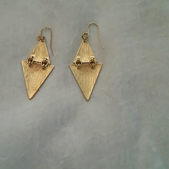 Neutral earrings - Picture 2 of 3