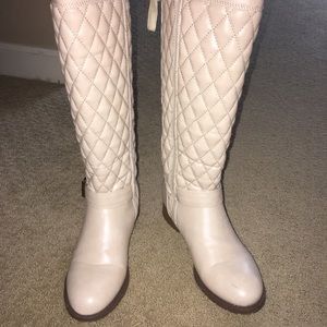 💕 Quilted Lace Up Boots 💕