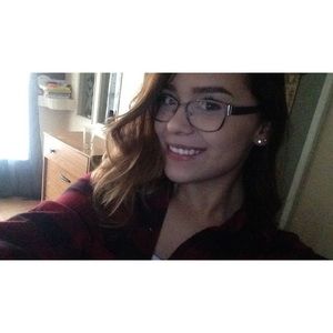 Meet your Posher, Yvette