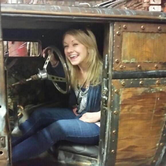 Meet your Posher, Megan