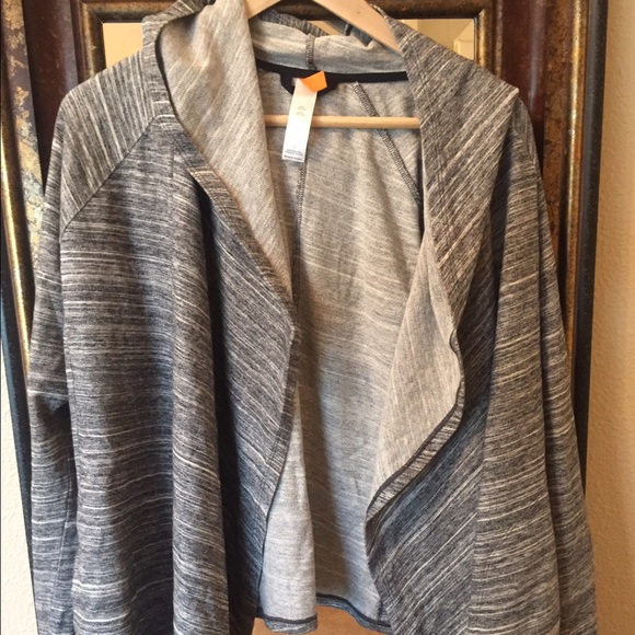 Lucy wrap jacket