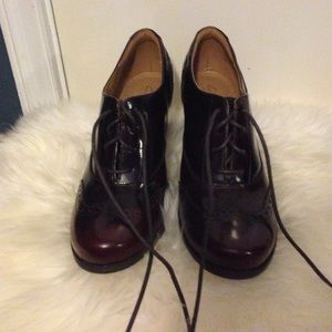 Clarks Women's Brown heeled saddle shoe