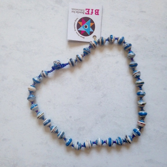 NEVER WORN Unique Blue and White Necklace
