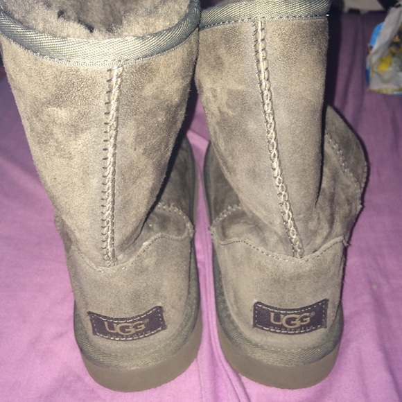 Grey UGG's