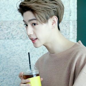 Meet your Posher, Caitlin