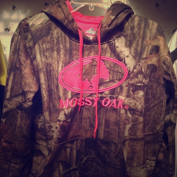 Camo & Hot Pink Mossy Oak Hoodie 🎀
