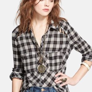 🌾FREE PEOPLE SHOULDER LACED FLANNEL🌾