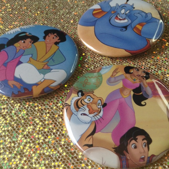 BUTTON MAGNET & POCKET MIRROR - Picture 3 of 3