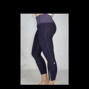 Lululemon Rebel Runner Crop, zip cuff and pockets