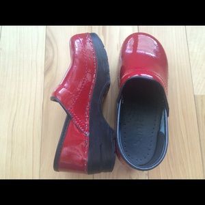 Girls sanita size 29