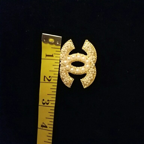 Chanel Broach - Picture 2 of 4