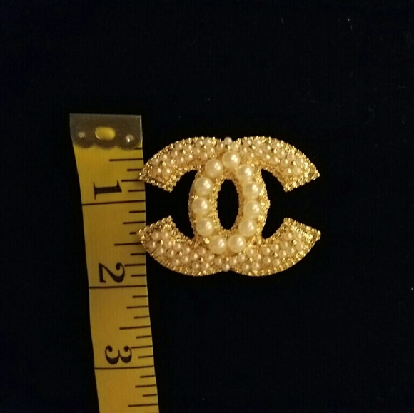 Chanel Broach - Picture 3 of 4