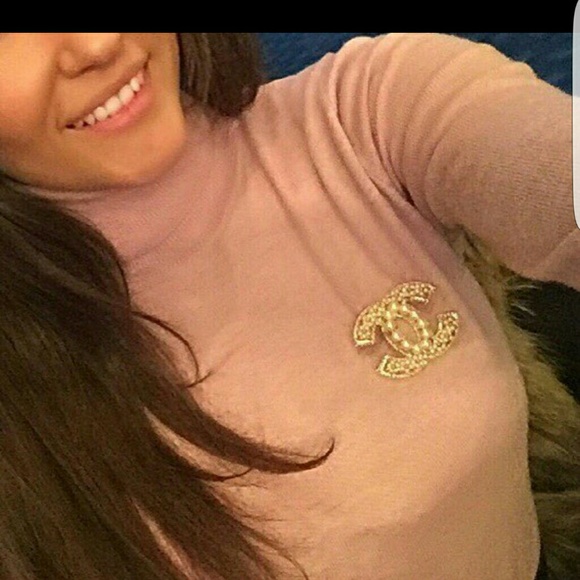 Chanel Broach - Picture 4 of 4