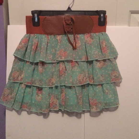 Mint green mini skirt. NWOT