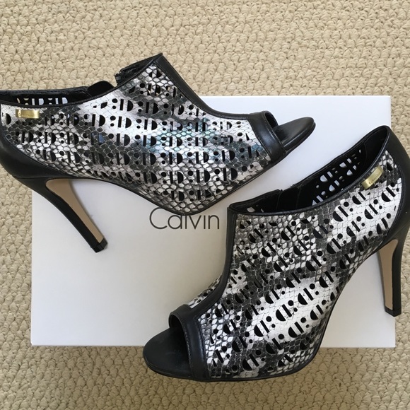 NWT Calvin Klein Snake Print Heels