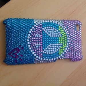 A cute peace sign iPod 4 case!