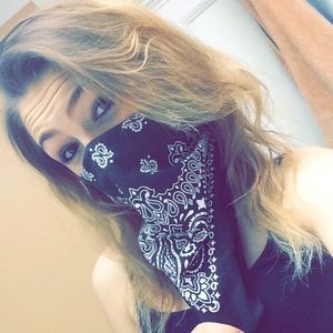 Meet your Posher, Isabella