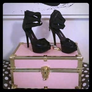 Flash Sale 🖤❤️Chinese laudry