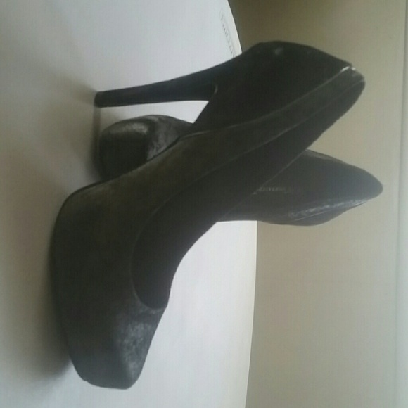 Unique, sexy, and fun BCBG heels size 7 1/2!
